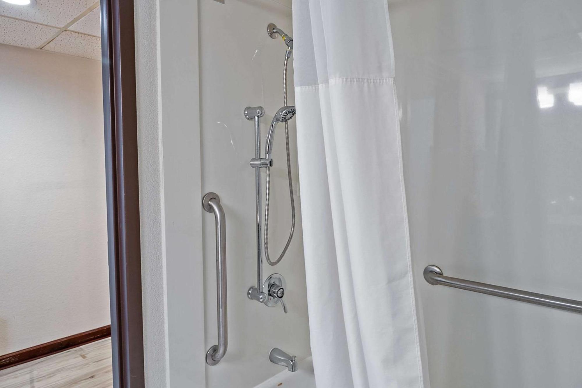 Quality Inn Milan-Sandusky Exterior photo